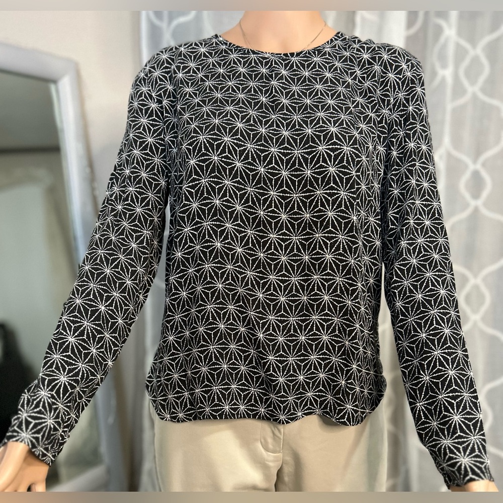 H&M Black and White Star Pattern Blouse